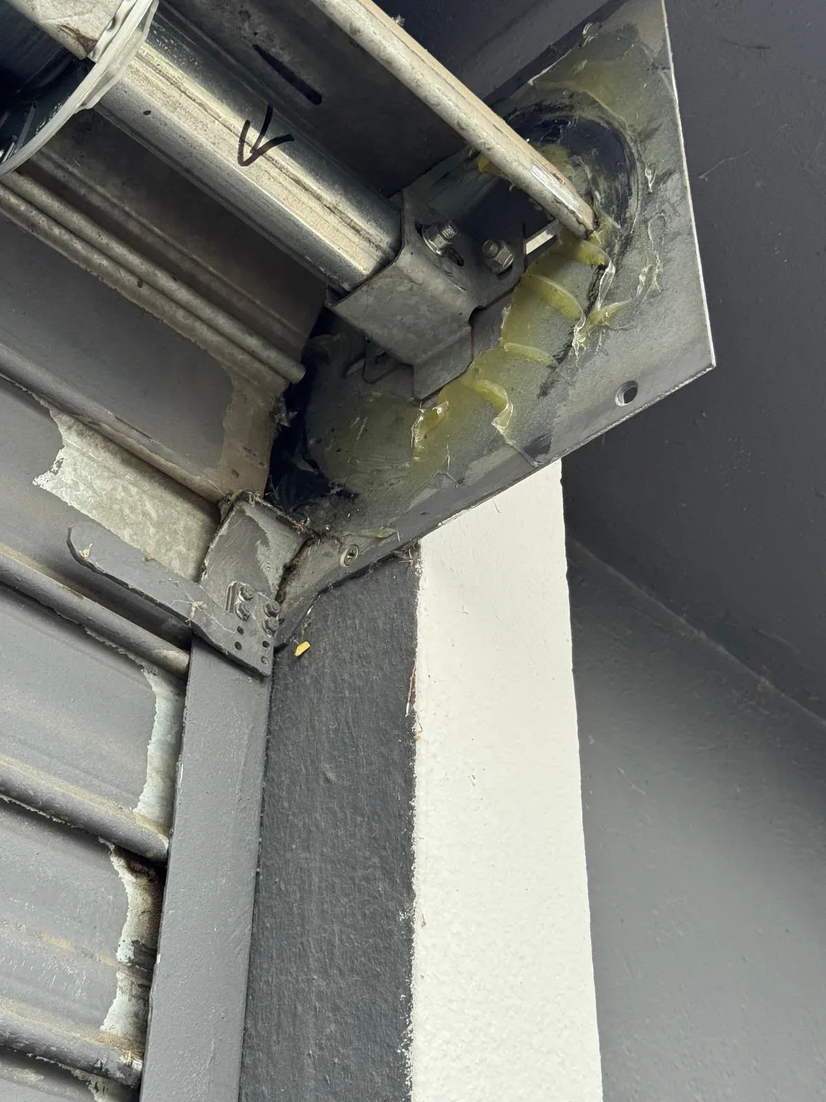 Entretien et maintenance de rideau métallique à Paris 18 Entretien et maintenance de rideau métallique à Paris 18